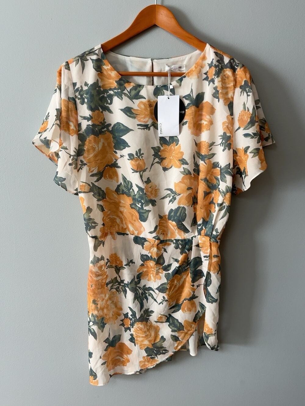 Mittoshop Womens S Floral Shirt NWT Ivory Orange Green Asymmetrical Hem